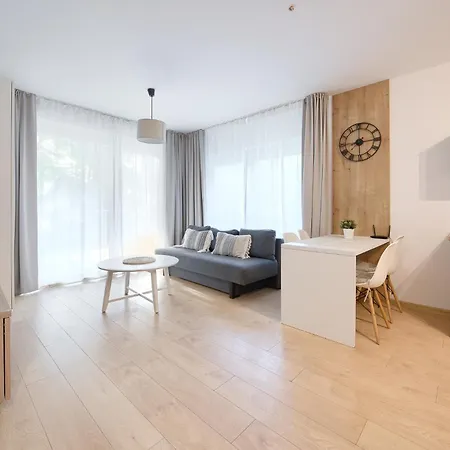 Apartamentyprzymorzu 010 Z Basenem Tarasem I Ogrodkiem アパート *